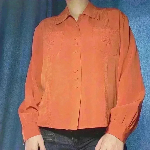 Vintage  80s orange puffy-sleeved embroidered button-up shirt with pointy collar - Picture 6 of 16